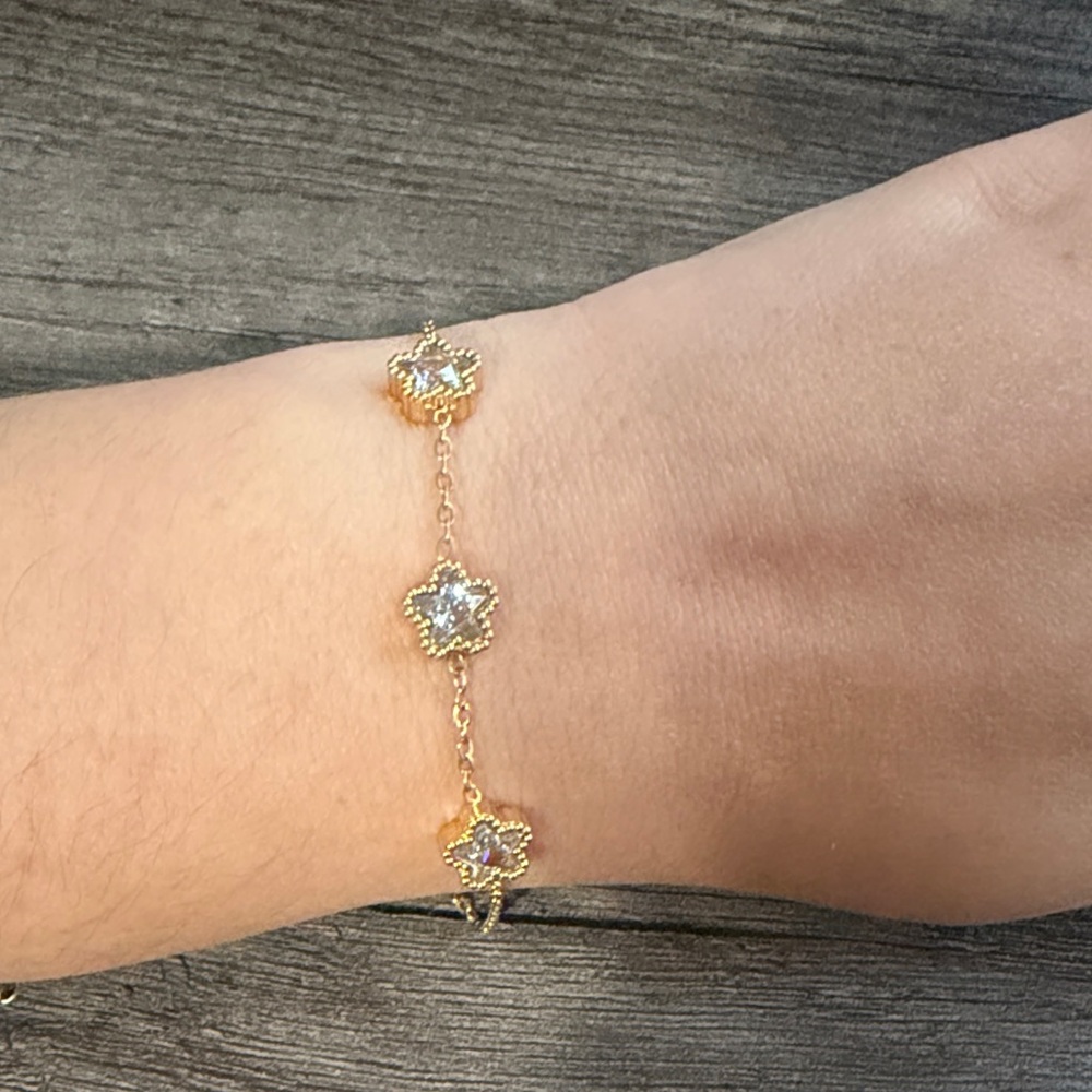 Gold plated stainless steel star bracelet